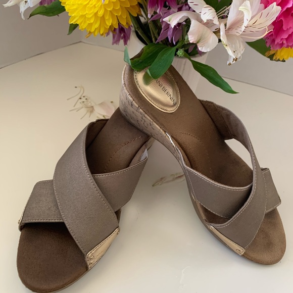 Giani Bernini Shoes - Gianni Bernini Gold Tone/Taupe Cork Wedge Sandals